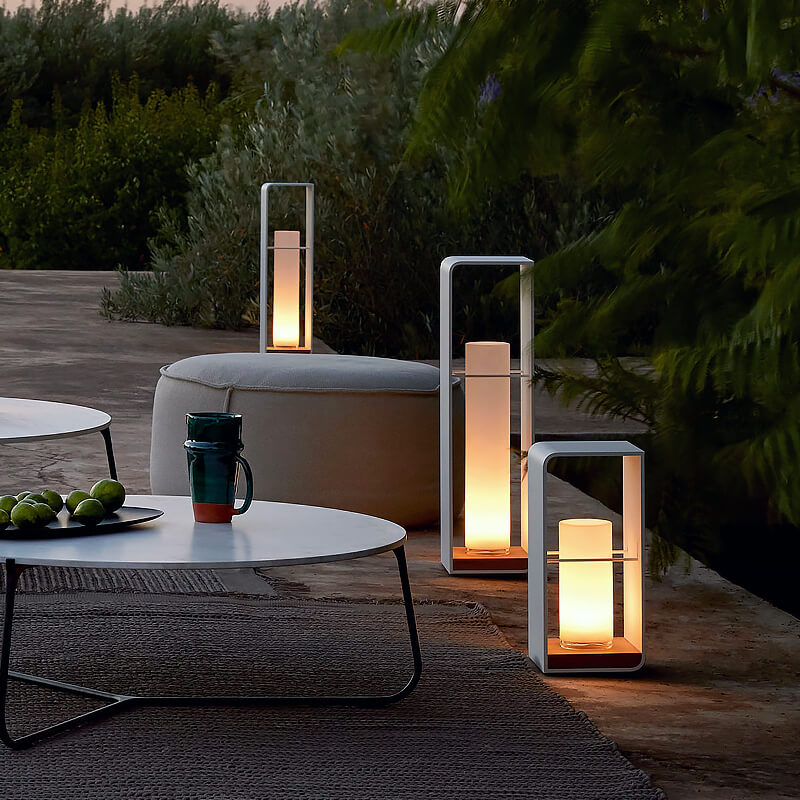 Modern Square Outdoor LED Light | Waterproof Solar LED Light | Clear Acrylic Aluminium Remote