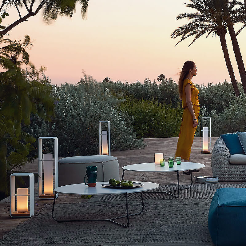 Modern Square Outdoor LED Light | Waterproof Solar LED Light | Clear Acrylic Aluminium Remote